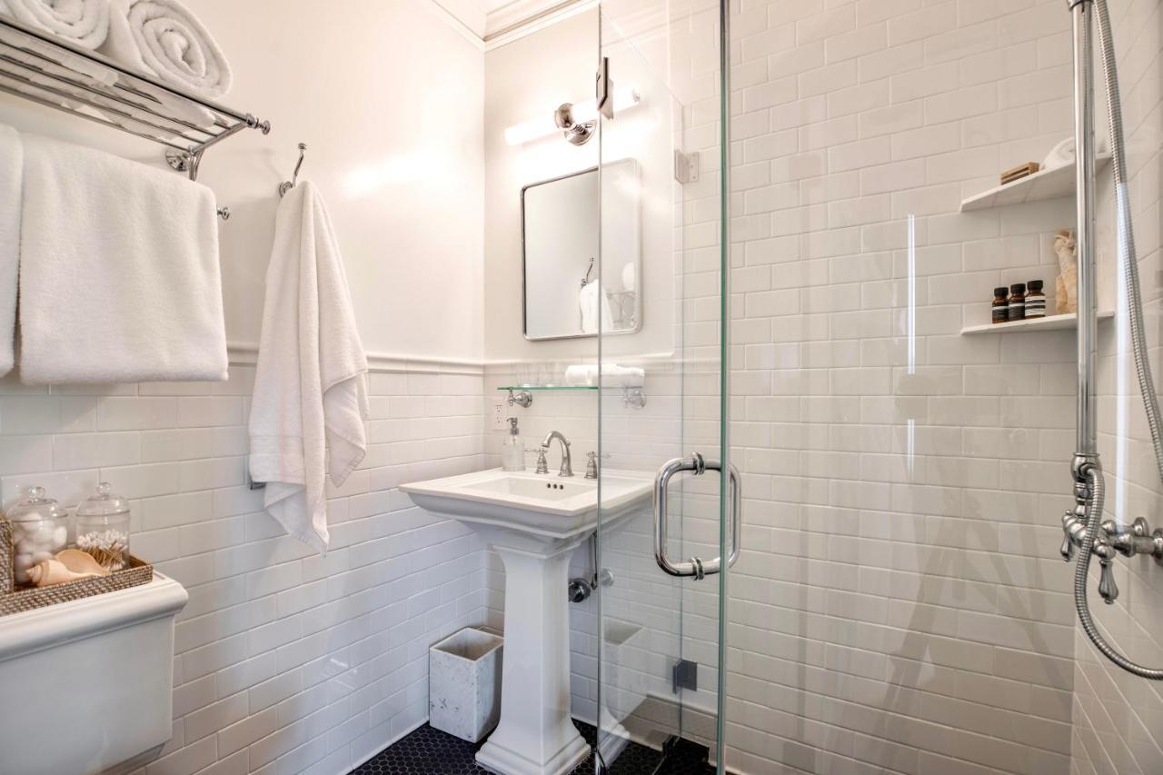 Vine & Sand--Southold Ny'S Newest B&B Экстерьер фото